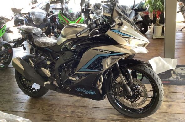 ☆Ｎｉｎｊａ　ＺＸ25Ｒ　入荷です☆