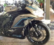 ☆Ｎｉｎｊａ　ＺＸ25Ｒ　入荷です☆