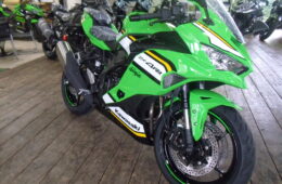 ☆Ｎｉｎｊａ　ＺＸ4Ｒ RR １台入荷予定あります☆